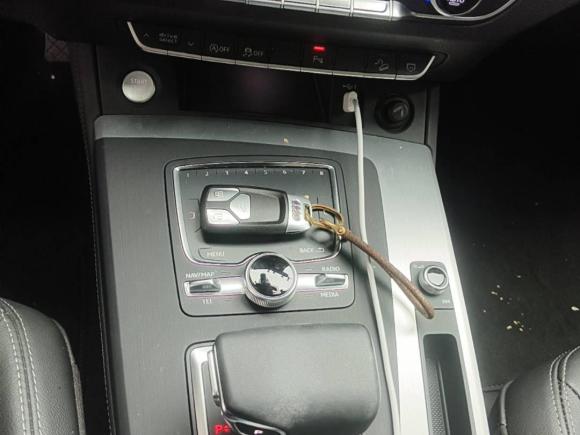 [上海·沪E] 二手奥迪奥迪Q5L2020款 改款 40 TFSI 荣享时尚型