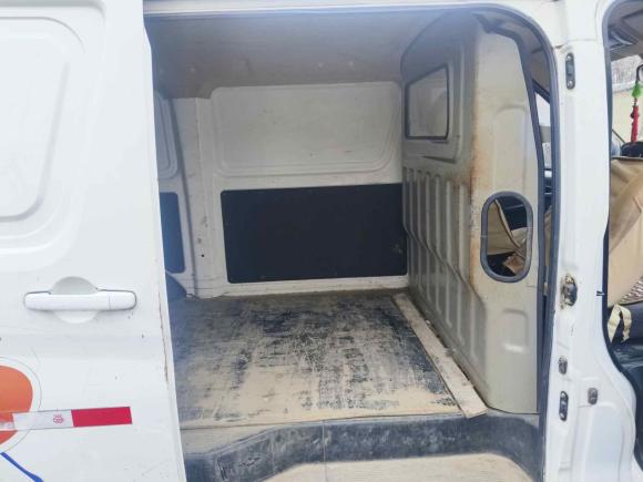 [西安·陕U] 二手长安凯程长安睿行M802018款 1.5L基本型CNG厢货平顶背掀门4G15S