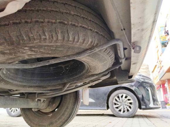 [宁波·浙B] 二手上汽大通MAXUS新途V802021款 2.0T 手动经典傲运通短轴中顶5/6座