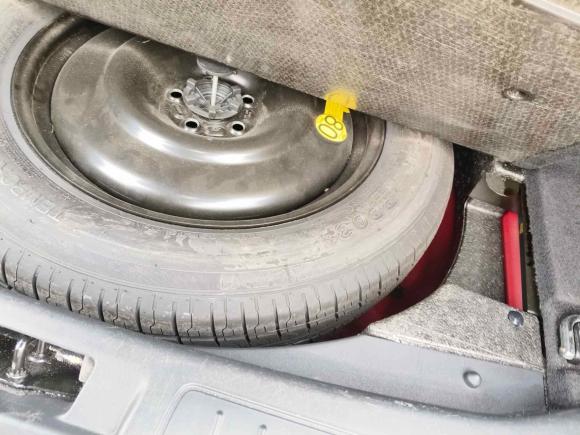 [上海·沪A] 二手路虎揽胜极光2015款 2.0T 五门智耀版