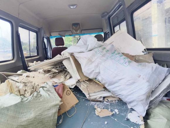 [杭州·浙A] 二手依维柯依维柯褒迪2012款 2.5T-A32 基本型