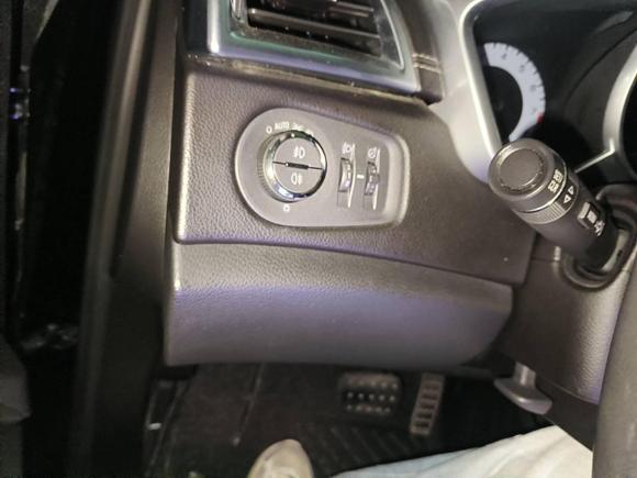 [武汉·鄂D] 二手凯迪拉克凯迪拉克SRX2012款 3.0L 精英型