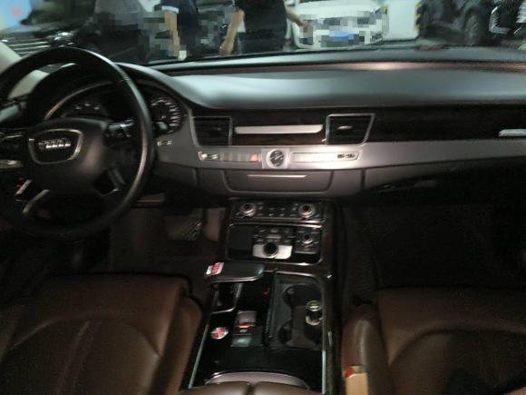 [济南·鲁A] 二手奥迪奥迪A82014款 A8L 45 TFSI quattro舒适型