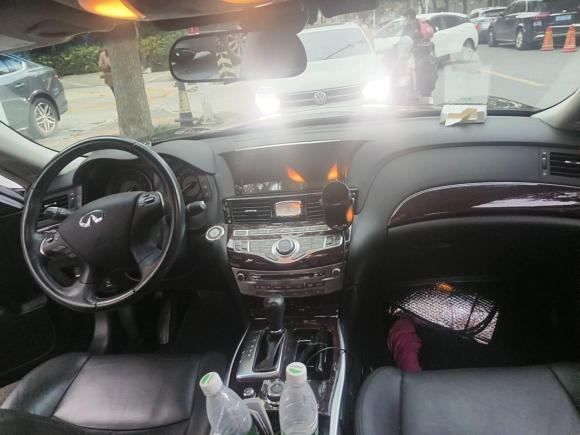 [上海·苏E] 二手英菲尼迪英菲尼迪Q702015款 Q70L 2.5L 悦享版