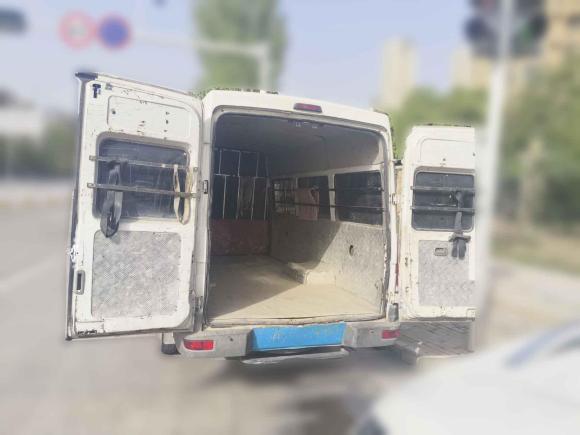 [武汉·鄂A] 二手依维柯依维柯得意2020款 2.5T A40客车双胎中顶5-9座国VI