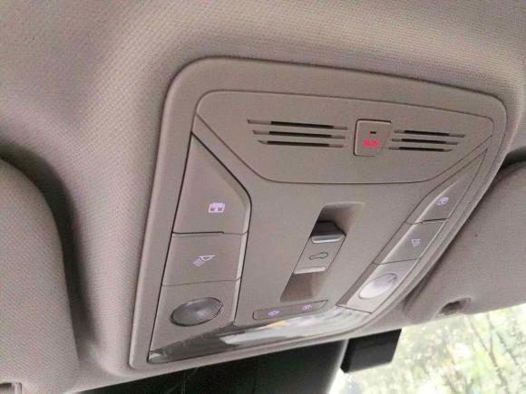 [广州·鲁L] 二手红旗红旗HS52022款 2.0T 智联旗享版