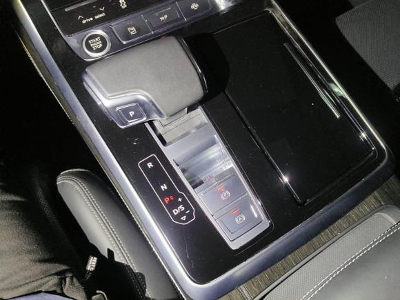 [上海·沪F] 二手奥迪奥迪Q82021款 55 TFSI 暗夜骑士限量版