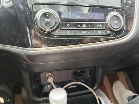 [深圳·鄂B] 二手三菱欧蓝德2018款 2.0L 两驱荣耀版 5座