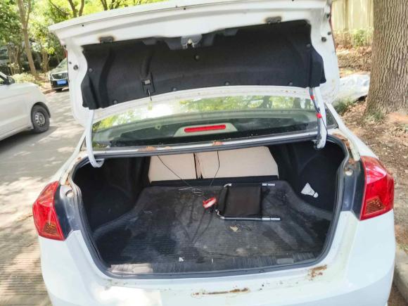 [上海·鲁B] 二手别克凯越2015款 1.5L 自动经典型