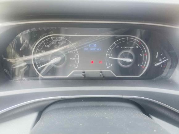 [上海·苏E] 二手上汽大通MAXUS新途V802025款 超值版城配王 2.0T 手动长轴中顶127Ps 3座