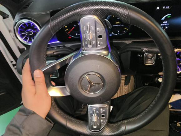 [芜湖·皖B] 二手奔驰奔驰A级2022款 改款 A 200 L 运动轿车时尚型