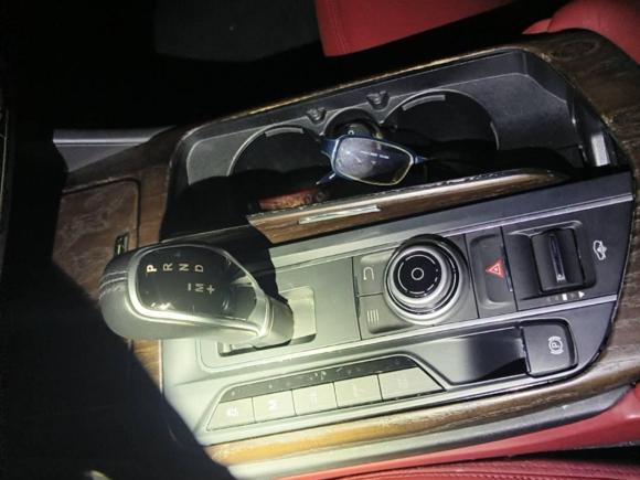 [上海·沪B] 二手玛莎拉蒂Levante2016款 3.0T 标准型