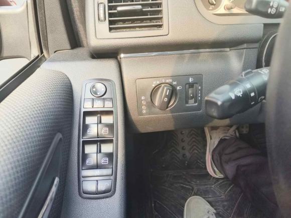 [上海·沪C] 二手奔驰奔驰B级2009款 B 200 时尚型