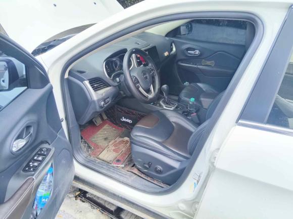 [苏州·苏U] 二手Jeep自由光2016款 2.4L 领先版