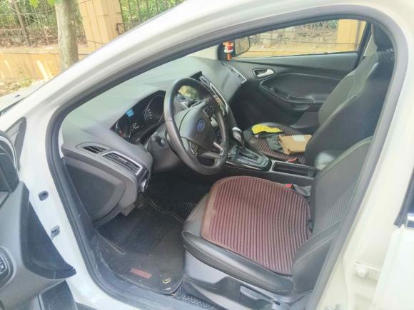 [青岛·鲁U] 二手福特福克斯2018款 三厢经典 EcoBoost 125 自动超能风尚型智行版