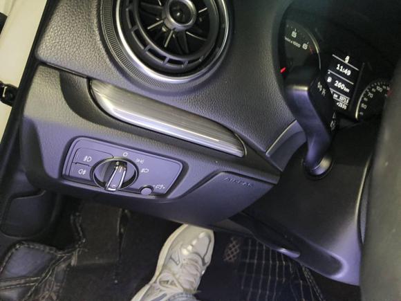 [武汉·鄂A] 二手奥迪奥迪A32014款 Sportback 35 TFSI 自动舒适型