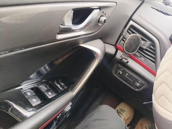 [苏州·苏E] 二手长安长安CS552018款 1.5T 手动炫色型 国V