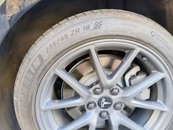 [上海·沪A] 二手特斯拉Model 32022款 后轮驱动版