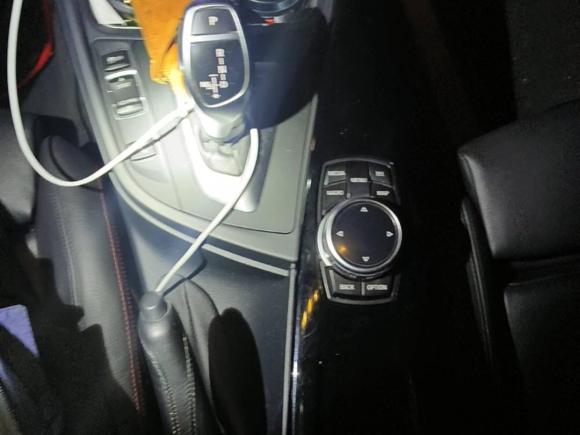 [青岛·鲁B] 二手宝马宝马3系2015款 328i xDrive运动设计套装