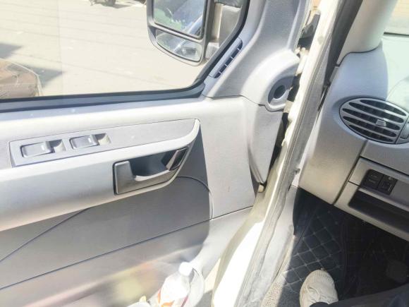 [杭州·浙F] 二手上汽大通MAXUS新途V802019款 2.5T经典款6挡手动傲运通长轴中顶7座