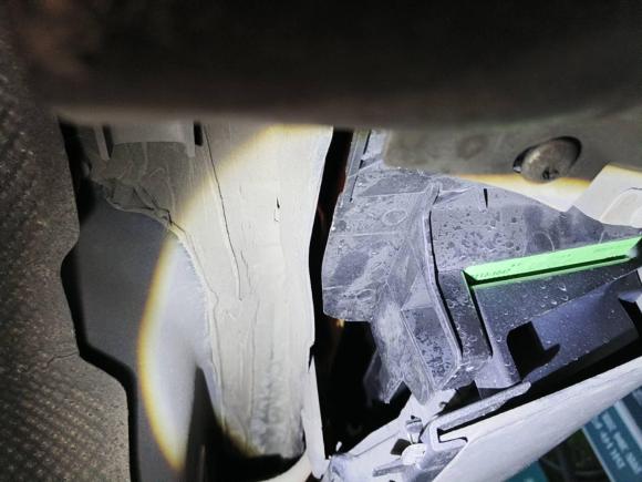 [深圳·粤B] 二手奔驰奔驰E级新能源2022款 改款三 E 350 e L 插电式混合动力轿车