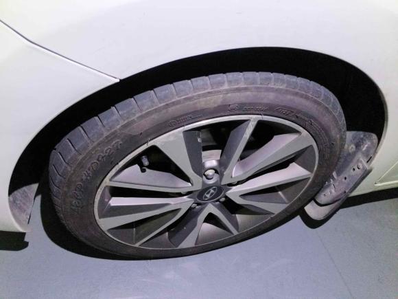 [深圳·鄂A] 二手现代朗动2015款 1.6L 自动尊贵型