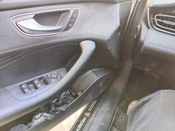 [上海·沪A] 二手荣威荣威D72025款 DMH 125km 世界冠军卓越版