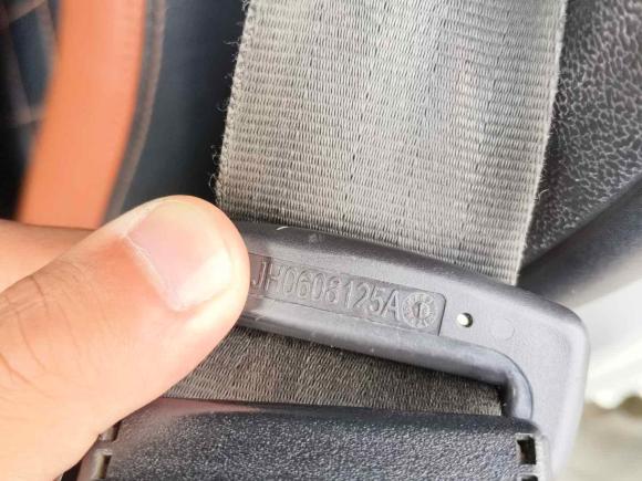 [成都·川A] 二手标致标致3012018款 1.6L 手动舒适版