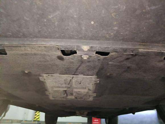 [佛山·粤E] 二手红旗红旗HS52019款 2.0T 智联旗领四驱版