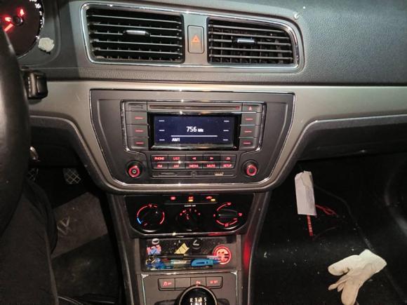 [杭州·浙A] 二手大众朗逸2015款 1.6L 手动舒适版