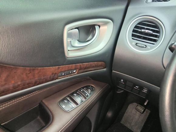 [上海·沪E] 二手英菲尼迪英菲尼迪QX602018款 2.5 S/C Hybrid 两驱卓越版 国VI