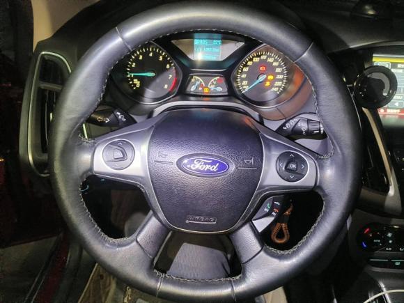 [深圳·粤B] 二手福特福克斯2012款 两厢 1.6L 自动风尚型