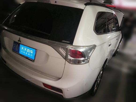 [上海·沪A] 二手三菱欧蓝德2013款 2.4L 四驱豪华导航版 7座