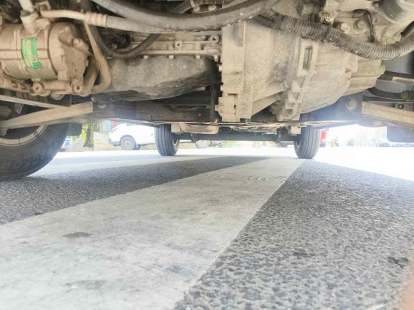 [苏州·苏E] 二手上汽大通MAXUS新途V902020款 2.0TAMT运杰版前驱后单胎短轴高顶6座