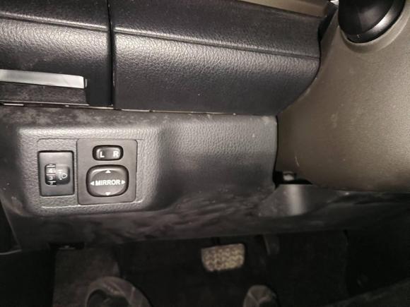 [深圳·粤B] 二手丰田YARiS L 致炫2015款 1.5E 自动魅动版