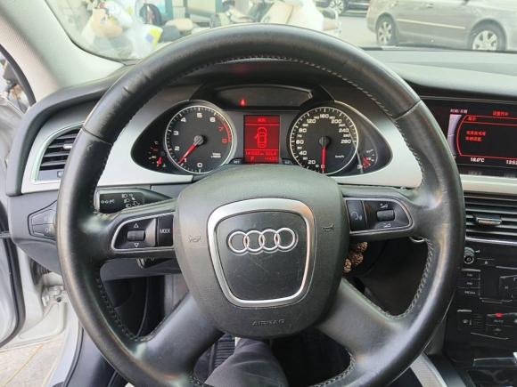 [上海·沪M] 二手奥迪奥迪A4L2012款 2.0 TFSI 自动标准型