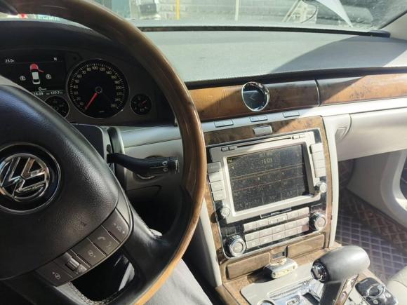 [嘉兴·贵C] 二手大众辉腾2011款 3.6L V6 5座加长舒适版