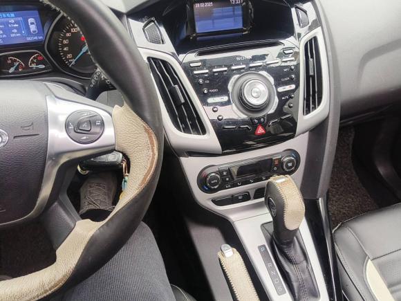 [武汉·鄂A] 二手福特福克斯2012款 两厢 2.0L 自动豪华运动型