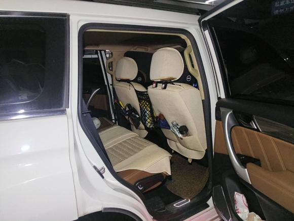 [西安·陕A] 二手哈弗哈弗H92015款 2.0T 四驱豪华型 7座