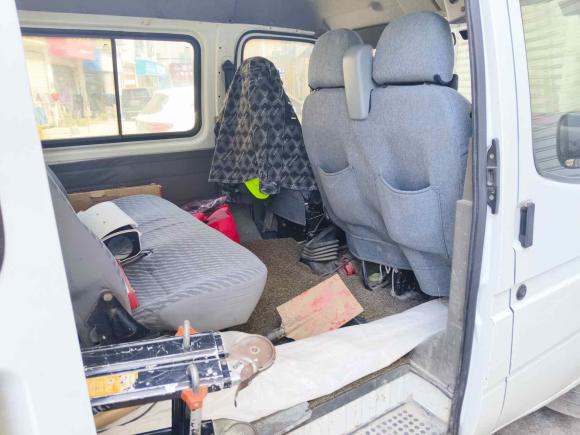 [上海·沪A] 二手福特经典全顺2013款 2.8T柴油普通型短轴中顶JX493ZLQ3A