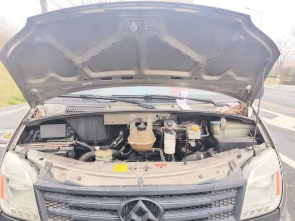 [南京·苏B] 二手上汽大通MAXUS新途V802014款 2.5T 傲运通短轴中顶