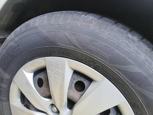 [无锡·苏B] 二手现代瑞纳2013款 三厢 1.4L 自动标准型GL