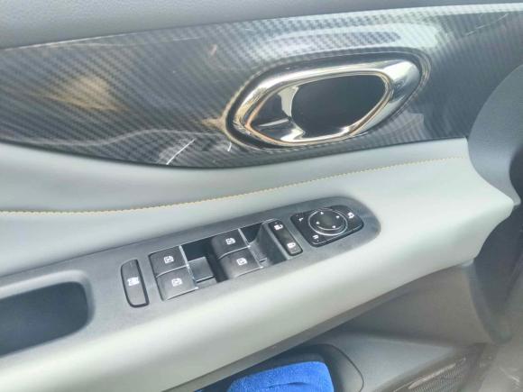 [广州·粤A] 二手广汽传祺影豹2021款 270T DCT J15版