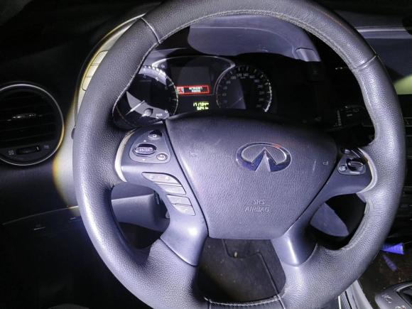 [深圳·粤B] 二手英菲尼迪英菲尼迪QX602014款 2.5 S/C Hybrid 两驱卓越版