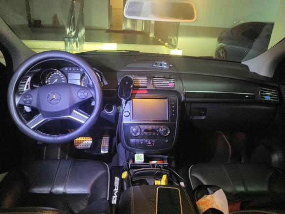 [上海·沪A] 二手奔驰奔驰R级2017款 R 320 4MATIC 商务型臻藏版