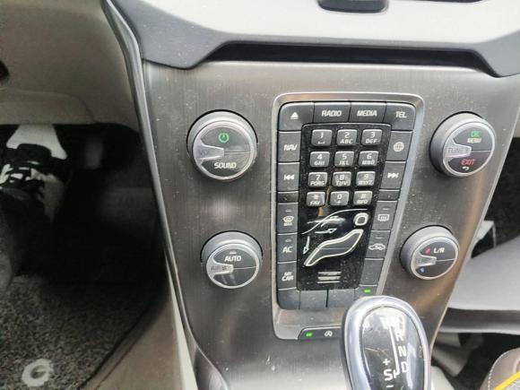 [杭州·浙A] 二手沃尔沃沃尔沃V402015款 1.6T 智逸版