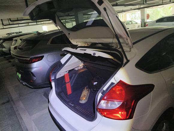 [杭州·浙B] 二手福特福克斯2012款 两厢 1.6L 手动风尚型