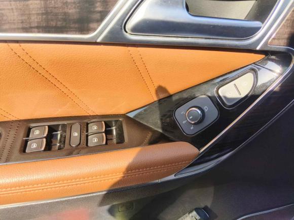 [上海·沪A] 二手哈弗哈弗H6 Coupe2015款 蓝标 2.0T 自动两驱尊贵型