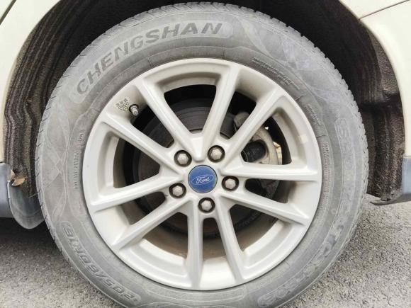 [深圳·粤S] 二手福特福克斯2018款 三厢经典 EcoBoost 180 自动精英型