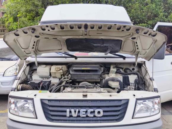 [苏州·苏E] 二手依维柯依维柯得意2017款 2.5T A35客车5-7座47Z5